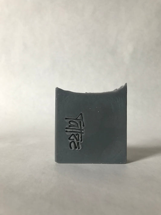 Teebaumöl-Aktivkohle Seife